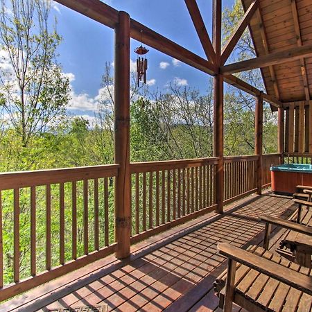 Pigeon Forge Family Cabin With Resort Pool And Hot Tub Exterior photo