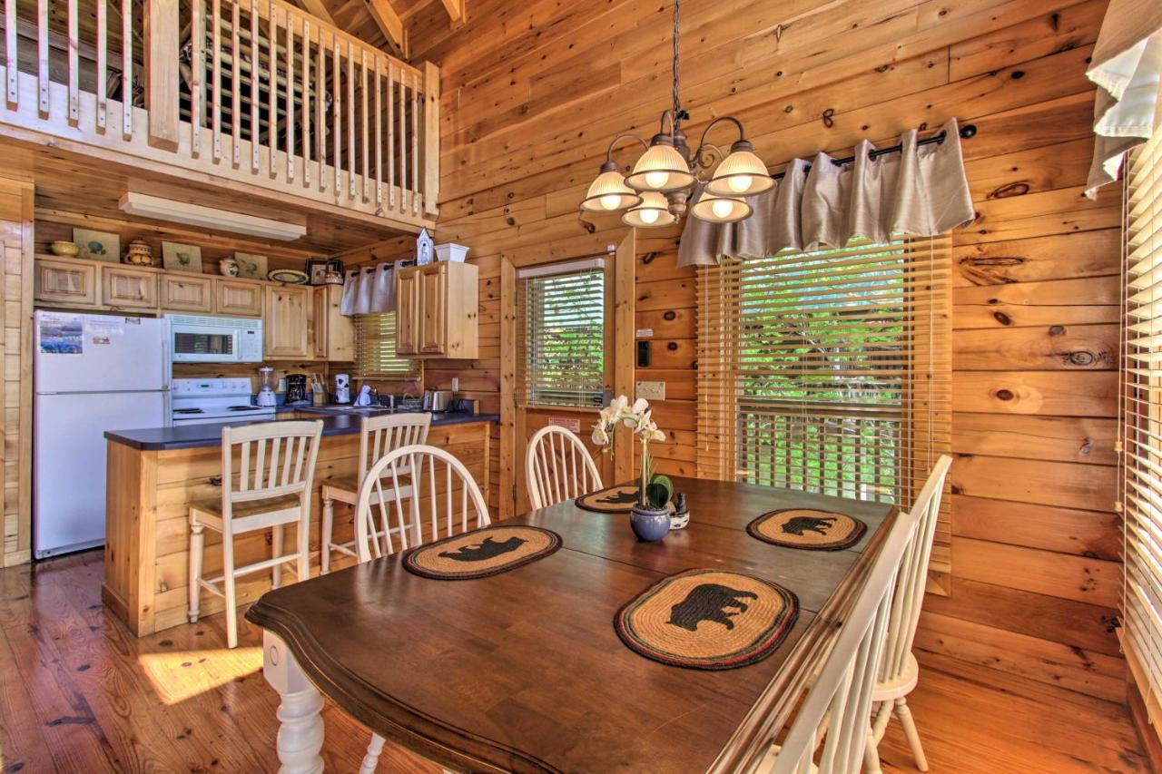 Pigeon Forge Family Cabin With Resort Pool And Hot Tub Exterior photo