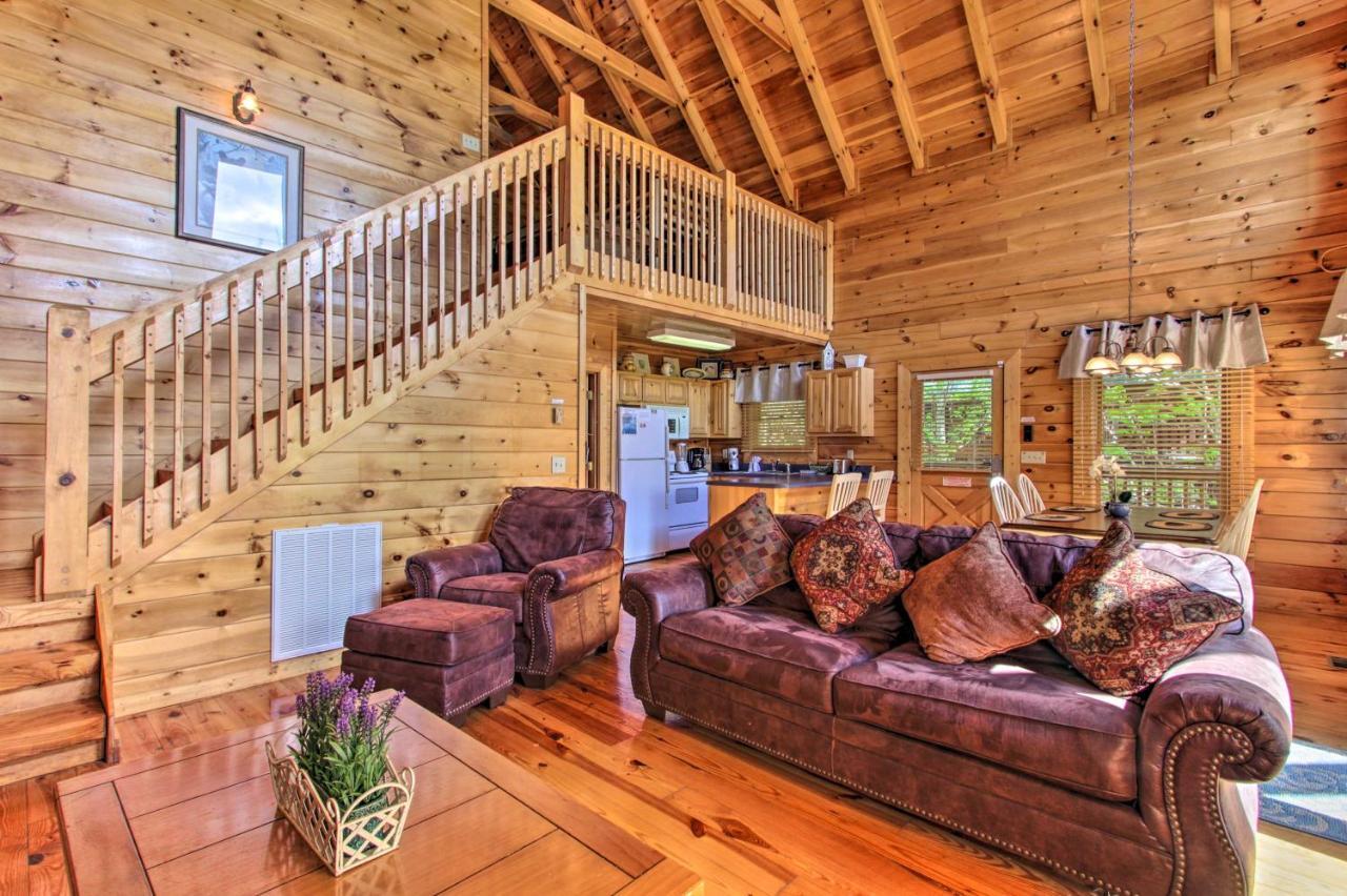 Pigeon Forge Family Cabin With Resort Pool And Hot Tub Exterior photo