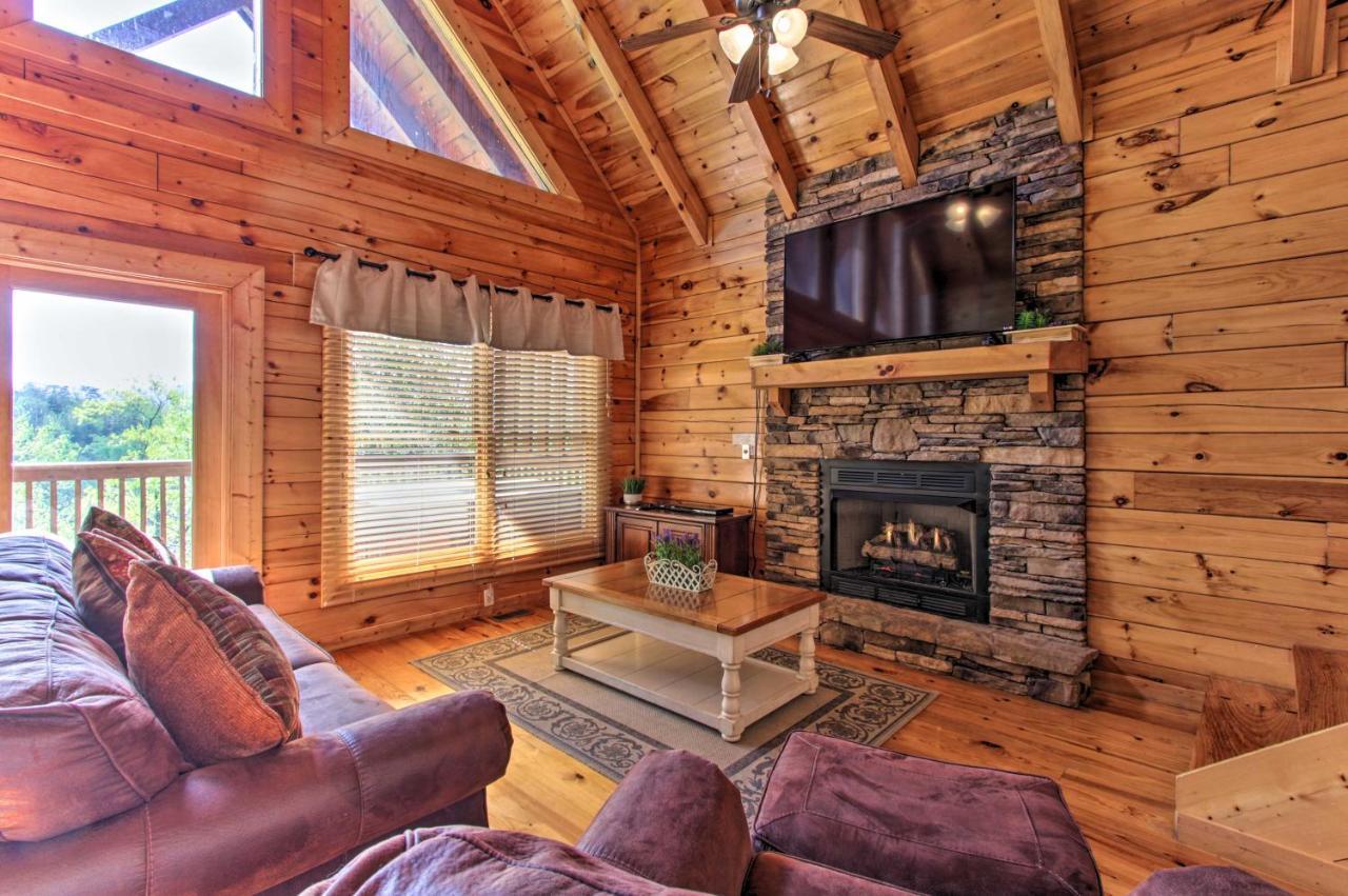 Pigeon Forge Family Cabin With Resort Pool And Hot Tub Exterior photo