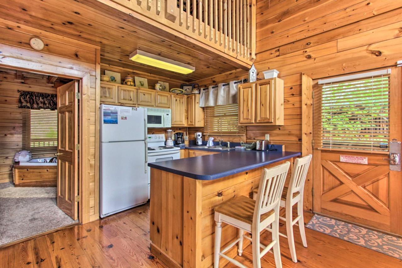 Pigeon Forge Family Cabin With Resort Pool And Hot Tub Exterior photo