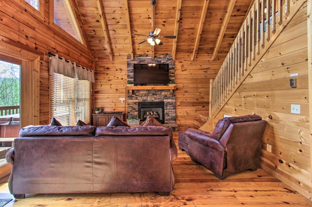 Pigeon Forge Family Cabin With Resort Pool And Hot Tub Exterior photo