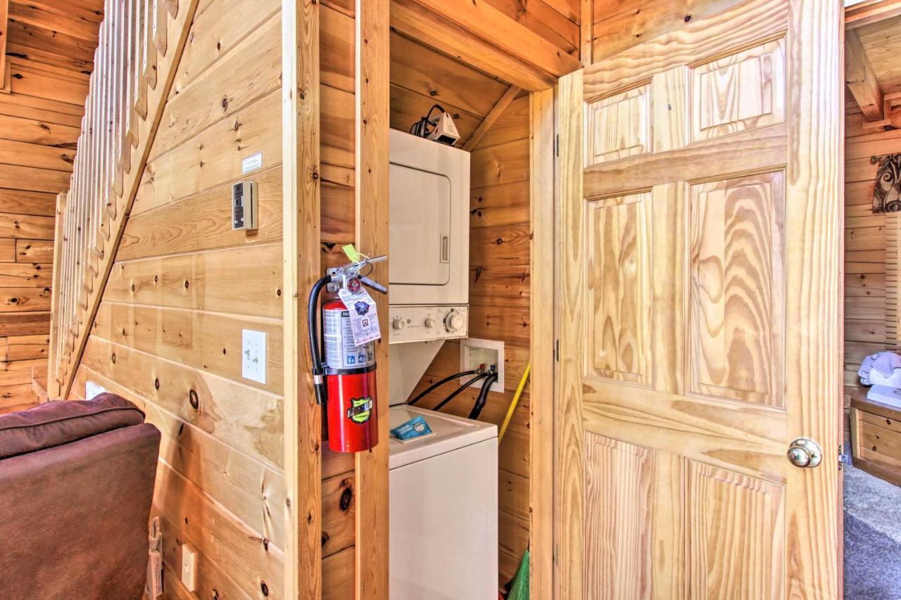 Pigeon Forge Family Cabin With Resort Pool And Hot Tub Exterior photo